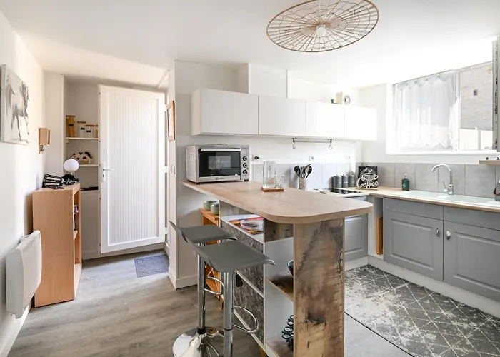 L'echappatoire - A 300 M De La Nyaraló